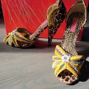 Betsey Johnson embroidered heels